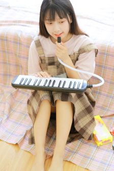 年轻女仆